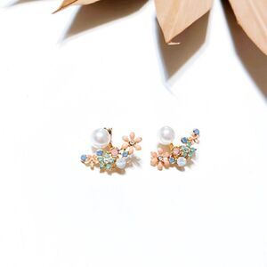 Floral pearl stud earrings #739